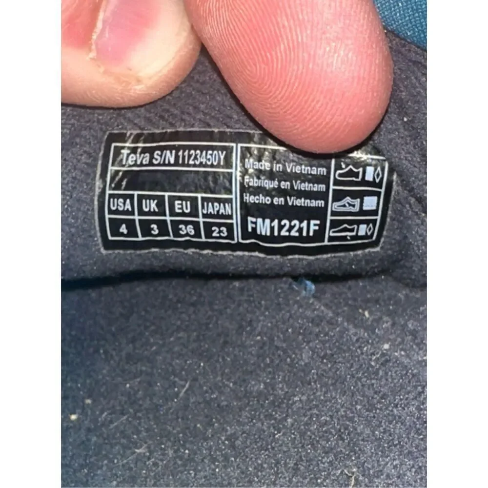Teva ReEmber Slip-On Size 4 Youth